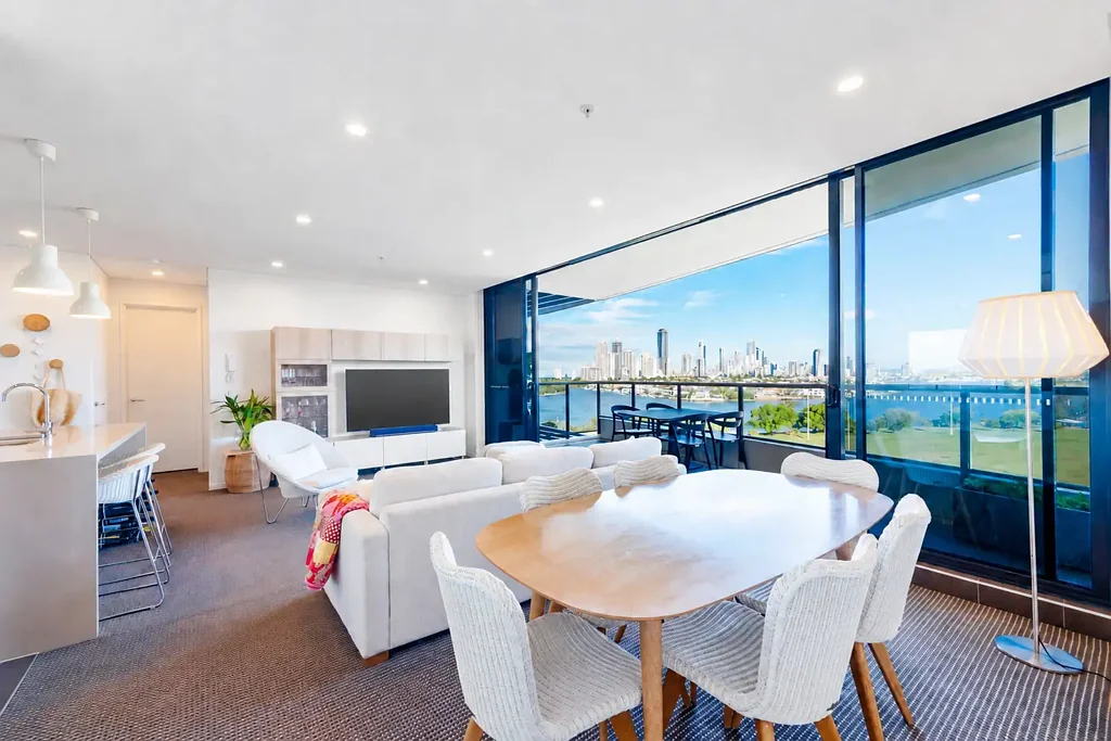 Southport 2房  Pristine Sky Home With Spectacular Views