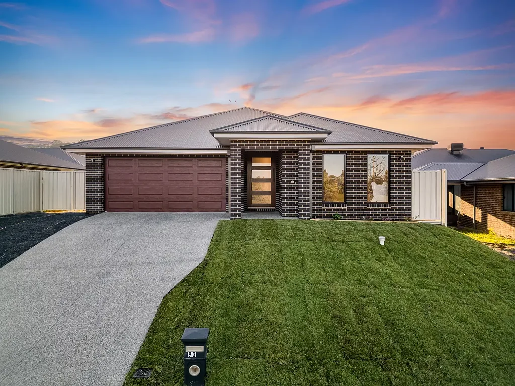 93 Kendall Drive, Hamilton Valley, NSW 2641