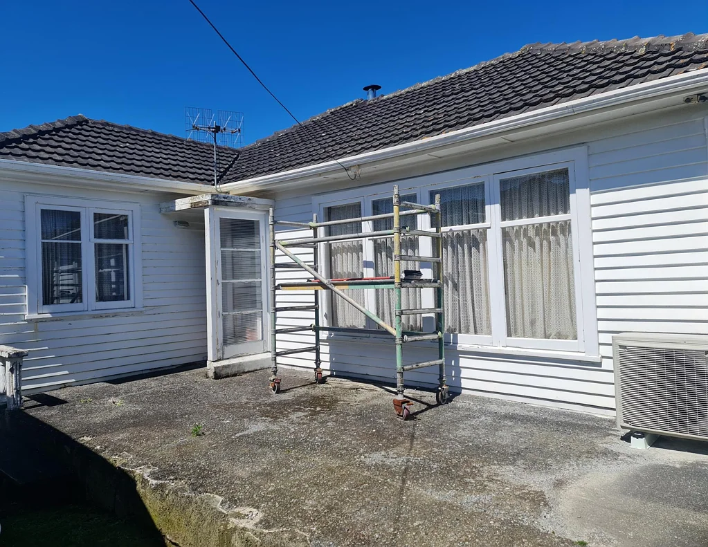 Wainuiomata 3Habitaciones Rough Diamond with Endless Potential!