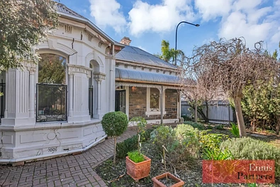 Unley 4chambre Substantial Bluestone Villa c.1900 – Classic Character, Outstanding Potential & Superb City-Fringe Location