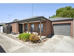 2/51 Tucker Street, Breakwater