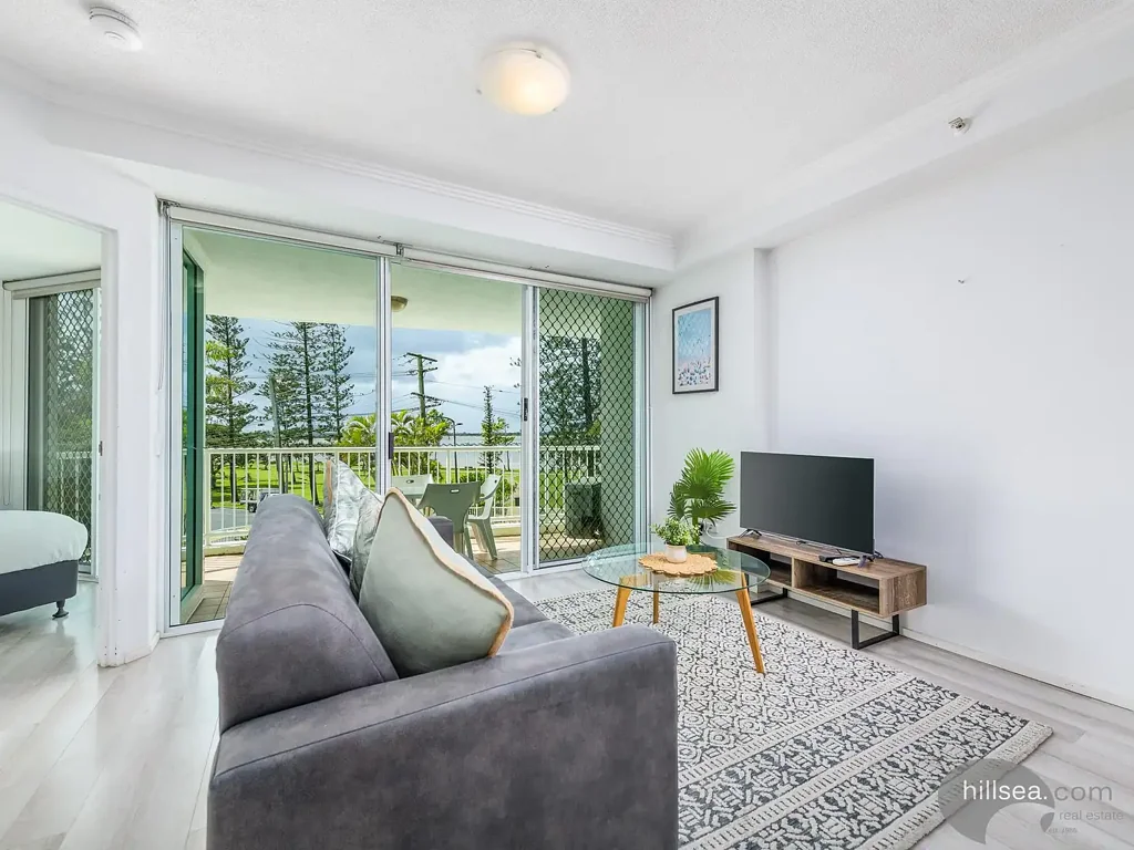 Labrador 2房  NORTH EAST-FACING BROADWATER APARTMENT IN CRYSTAL BAY RESORT