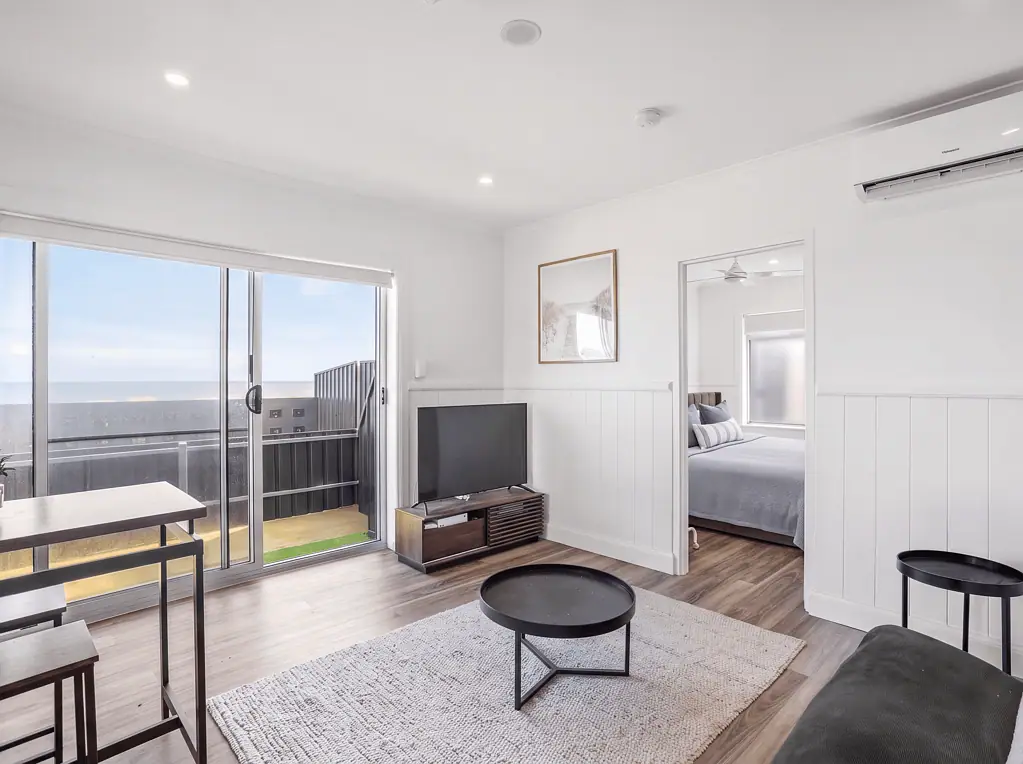 Glenelg North 1Kwarto Ground-Floor Beachside Living with Uninterrupted Ocean Views