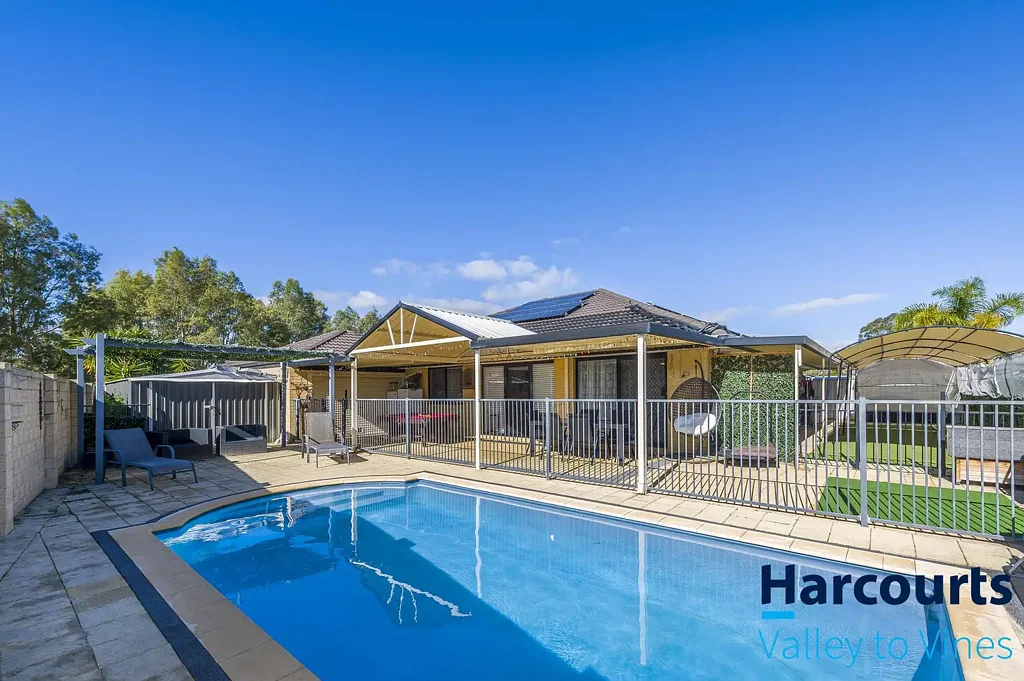 Ellenbrook 4部屋 Pool, Parking & Plenty of Space