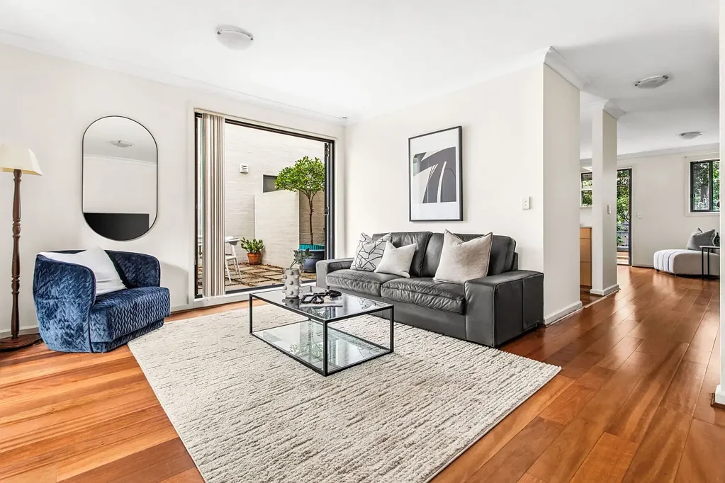 Pagewood 3 Bedroom Stylish Modern Townhouse with Two Private Courtyards