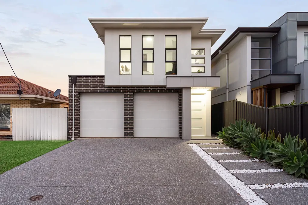 Henley Beach 4Kwarto Coastal Retreat with Magnesium Pool In Prime Location