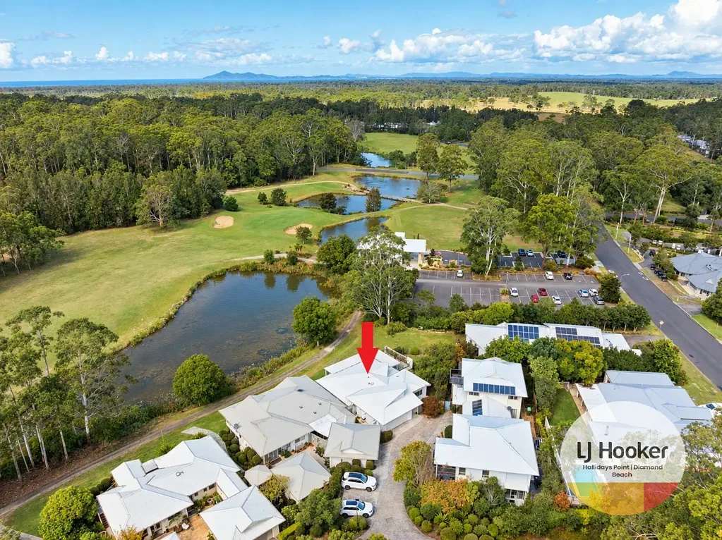 Tallwoods Village 3ਬੈੱਡਰੂਮ Newly renovated, golf course frontage and 8 Minutes from Black Head Beach