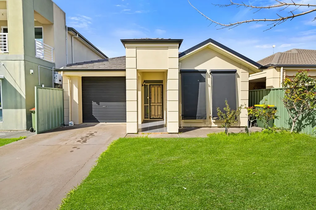 Modern Low-Maintenance Living in the Heart of Mawson Lakes