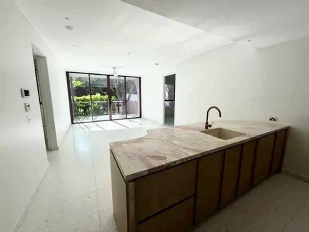 BRAND NEW LUXURY TWO BEDROOM RESIDENCE IN BONDI BEACH                  **PET FRIENDLY**