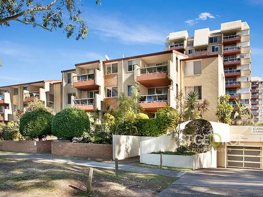 Perfect Summer Living in an Ultra Convenient Locale (124sqm)