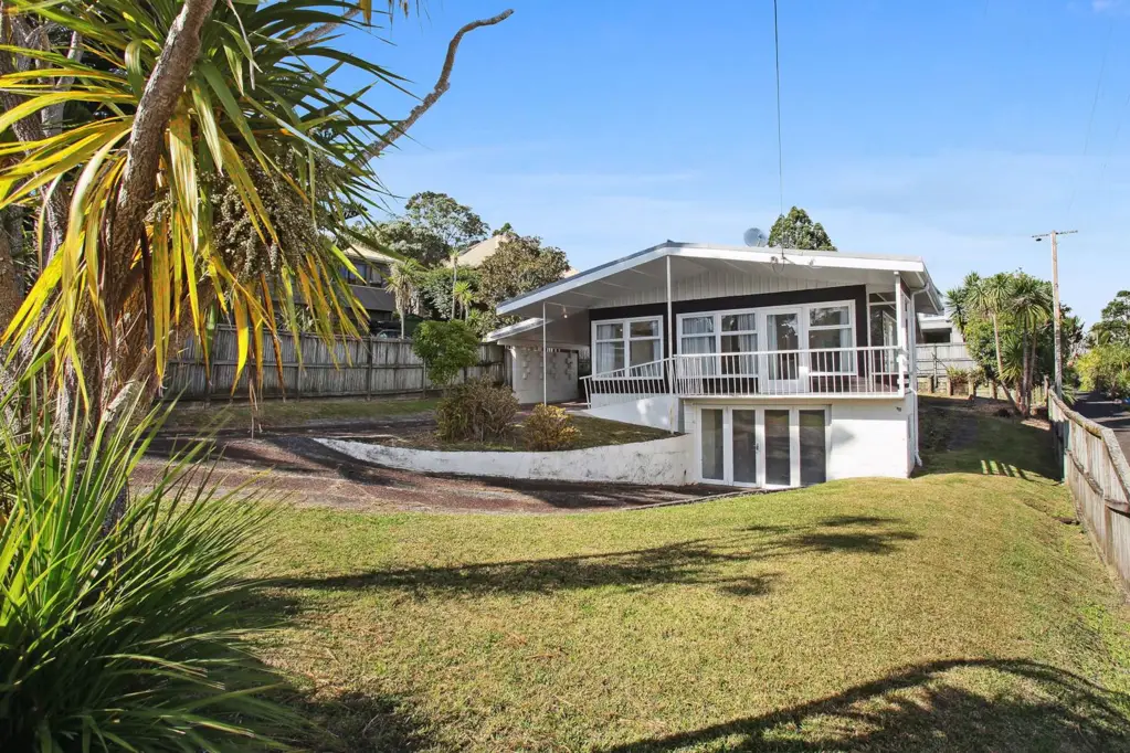 1/88 Island Bay Road, Beach Haven, North Shore City, Auckland