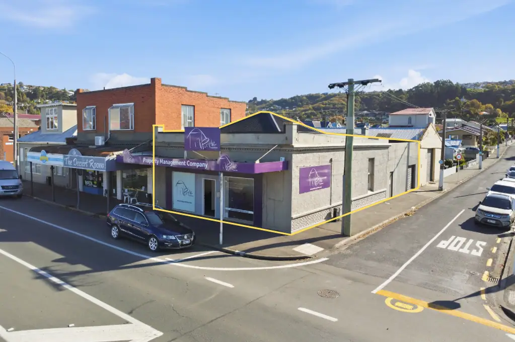 Caversham  Convenience On The Corner
