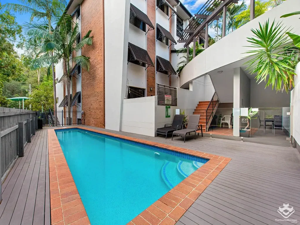 Quiet Apartment With Park View