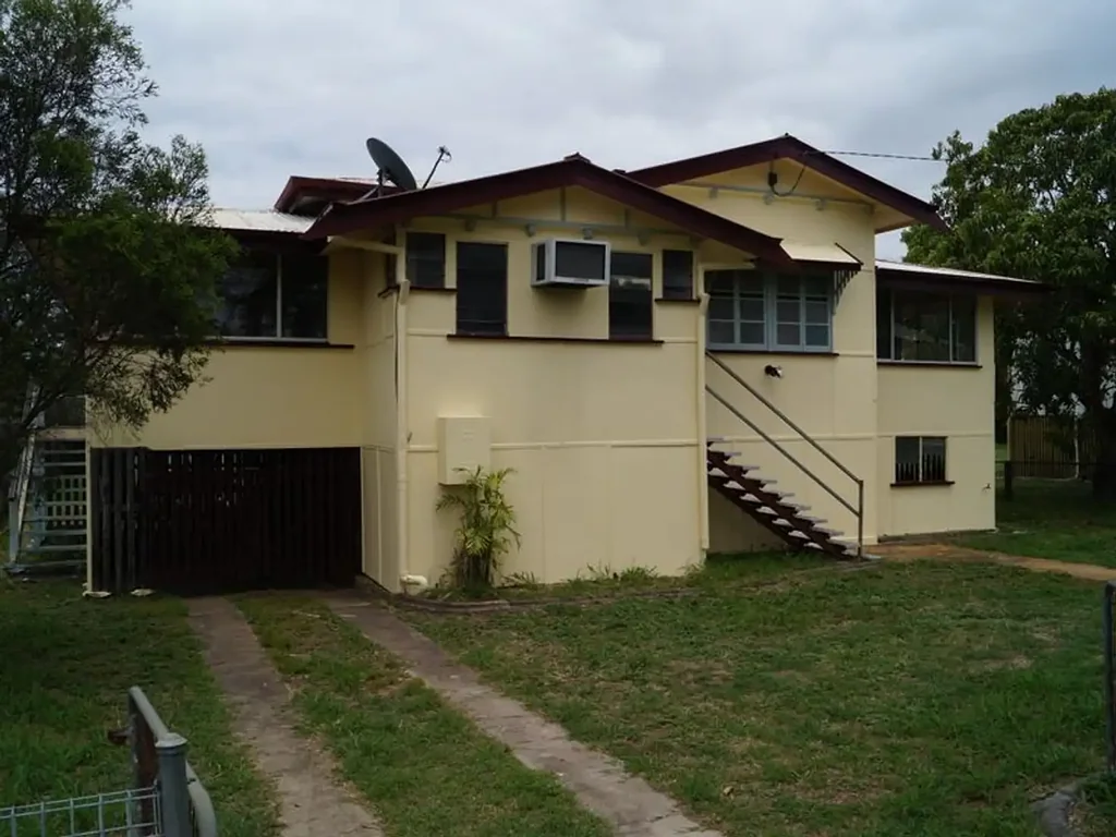 Spacious Dual-Living Home - Perfect for Extended Families or Shared Living.