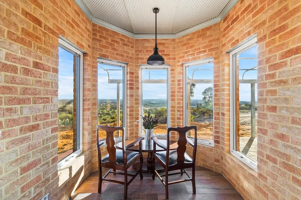 Winter-warmer in Upper Swan