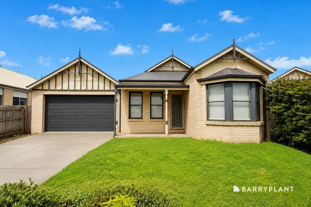 Spacious Family Home in a Convenient Drouin Location