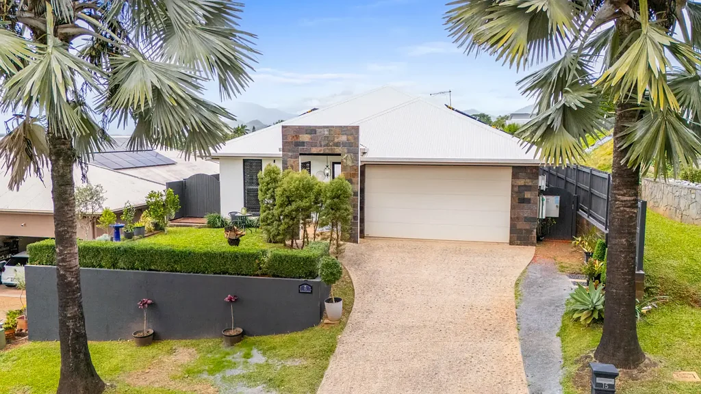 Mount Sheridan 3 Slaapkamer PRIVATE TROPICAL OASIS WITH POOL, VIEWS & EXCEPTIONAL ENTERTAINING