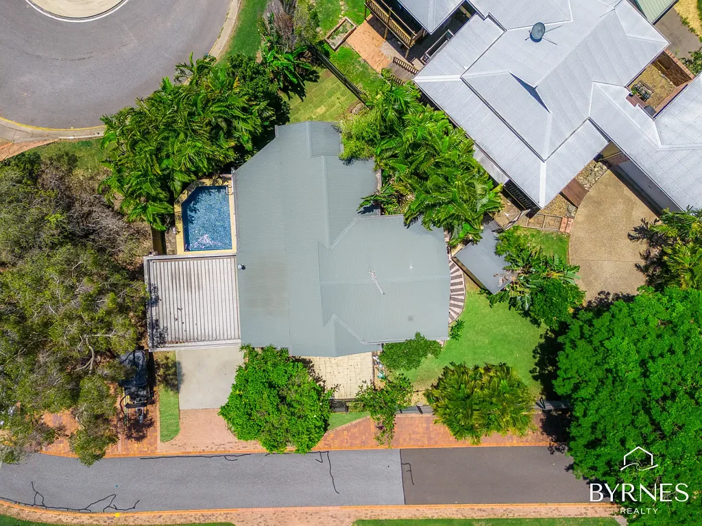 South Gladstone 3房  POOL + PRIME POSITION IN FOREST GLEN ESTATE