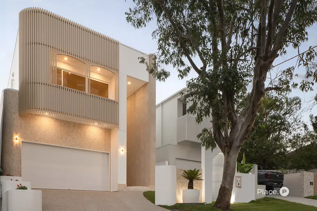 Camp Hill 5Kwarto Curated Luxury in a Coveted Camp Hill Enclave