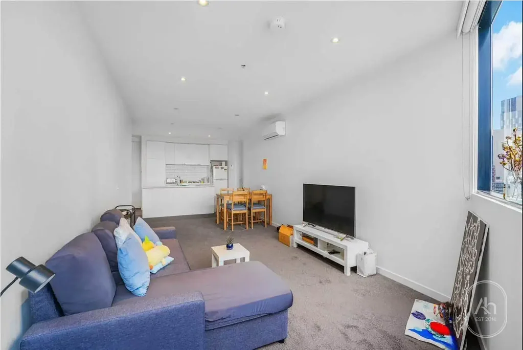 Partial Furnished 2-Bedroom, 2-Bathroom Apartment in Prime Southbank Location