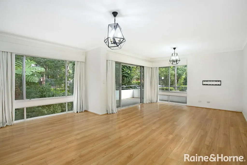 Spacious 2-Bedroom Apartment - Immaculate & Centrally Located in Epping