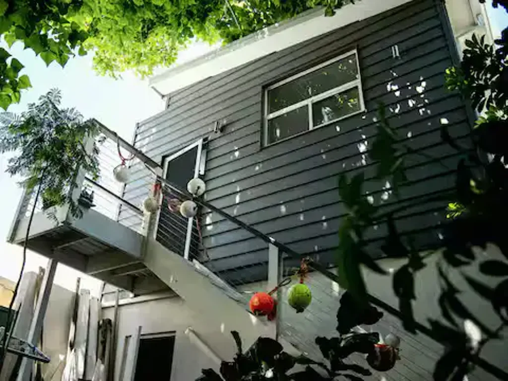 Standalone Apartment with Own Street Entrance, Courtyard & Secure Parking