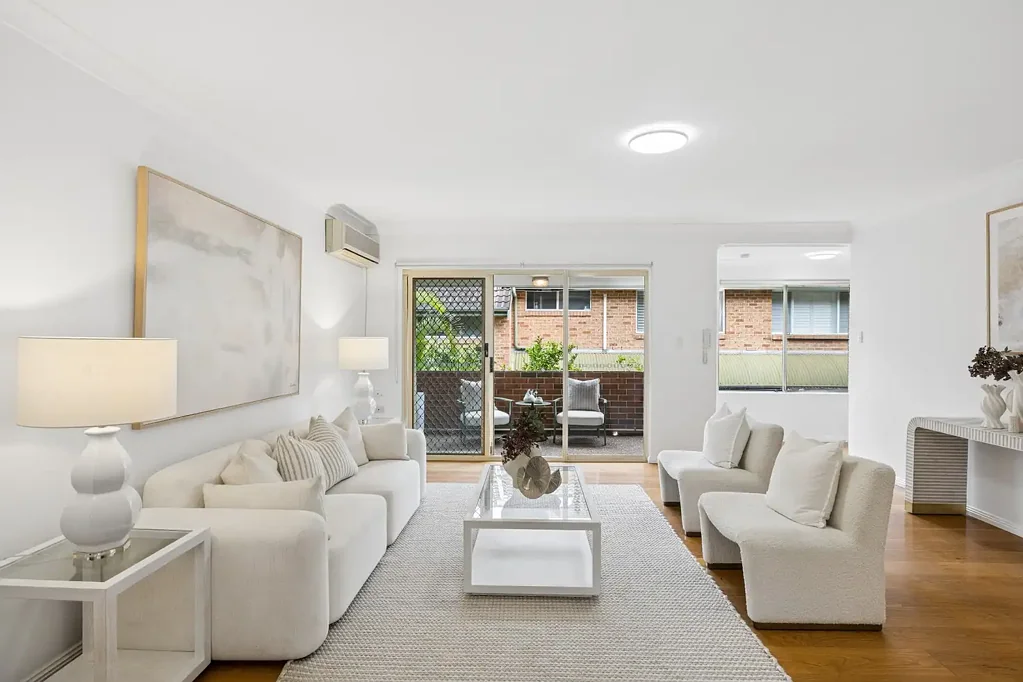 Carlingford 3Phòng ngủ Freshly Renovated Double-Brick Haven Of Complete Convenience