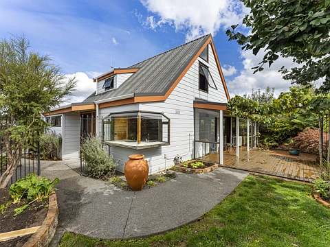 Awapuni 3房  PRICE REDUCED - Lockwood Townhouse