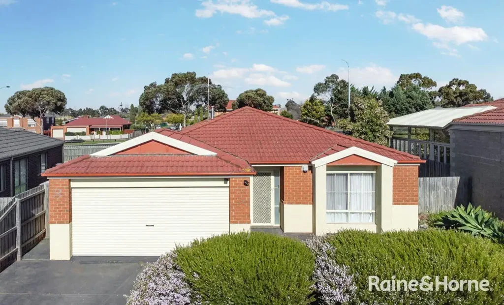13 Woodside Way, Roxburgh Park, VIC 3064