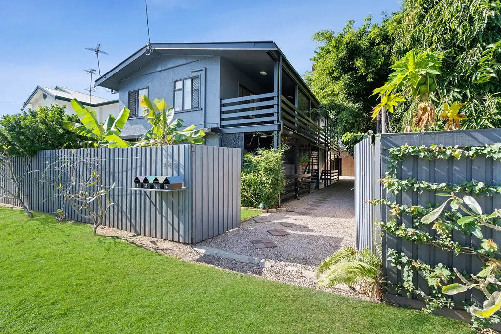 Cairns North 8Kwarto Prime Investment Opportunity on the Fringe of the Cairns Esplanade