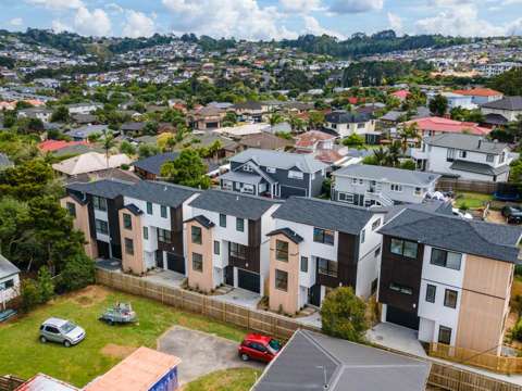 Pinehill 5房  Price Reduced, Present all Offers