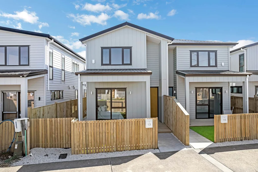 Karaka 4chambre WHERE MODERN LIVING BEGINS- BRAND NEW HOME!