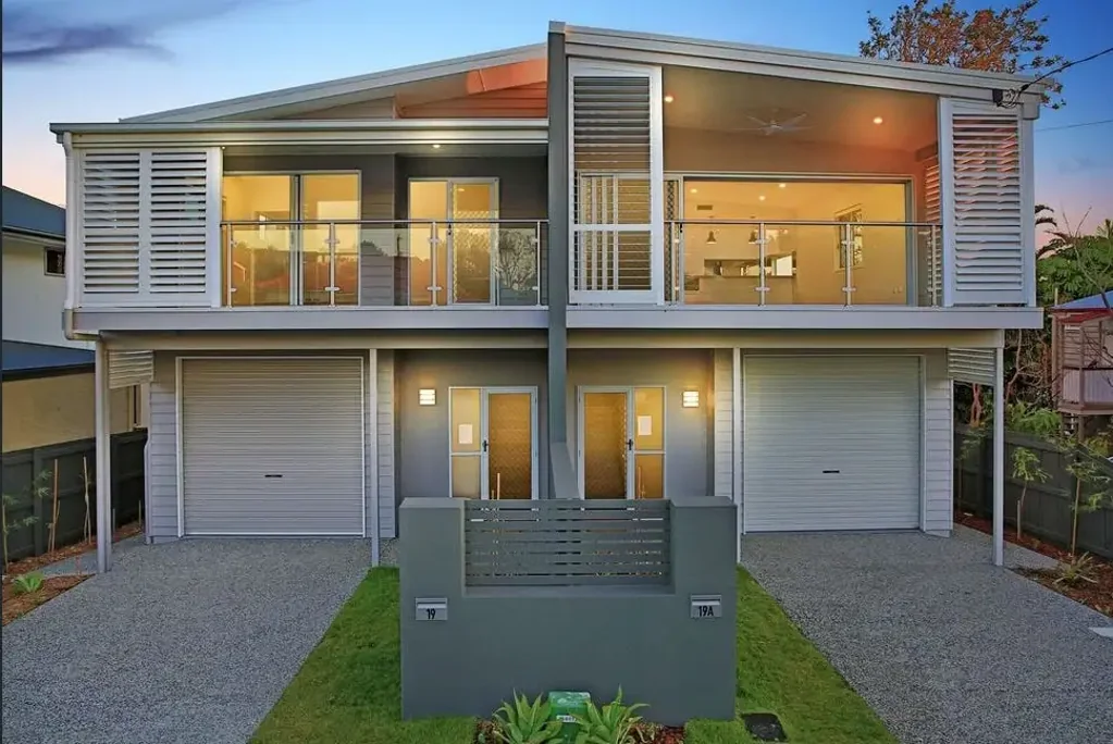 Modern Bayside Townhouse – Just 350m to the Waterfront