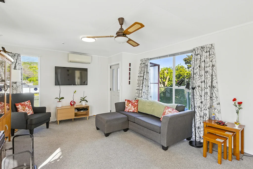 Paraparaumu 2 Bedroom First home, downsize or invest!