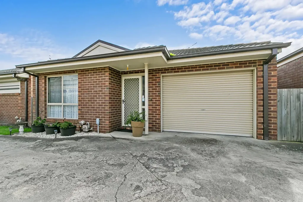 Unit 2/49 Sweetwater Pl, Moe, VIC 3825