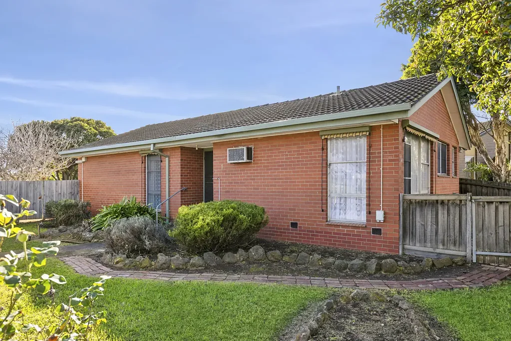 Corio 3房  Neat 3 Bedroom Home with Dual Driveway Access