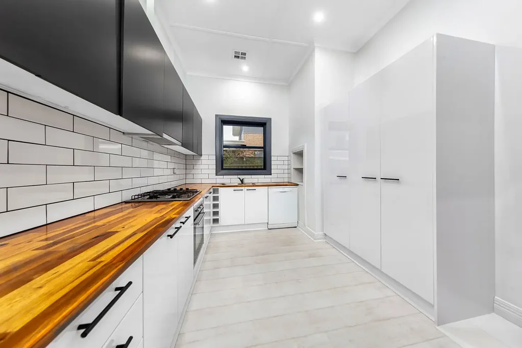 Queanbeyan East 3房  Enchanting Cottage with Modern Comfort - Ready for your Fairytale