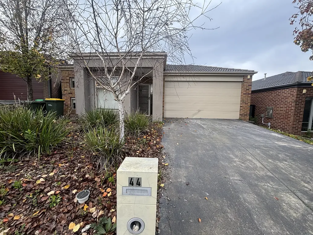 Spacious Family Living in a Prime Mernda Location ** APPLY FOR THIS PROPERTY NOW **