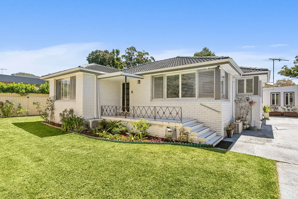 40A Clarendon Road, Peakhurst, NSW 2210
