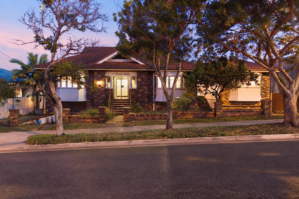 Coorparoo 5Kwarto A Rare Coorparoo Landmark - Dual Living, Big Land and the City on Your Doorstep