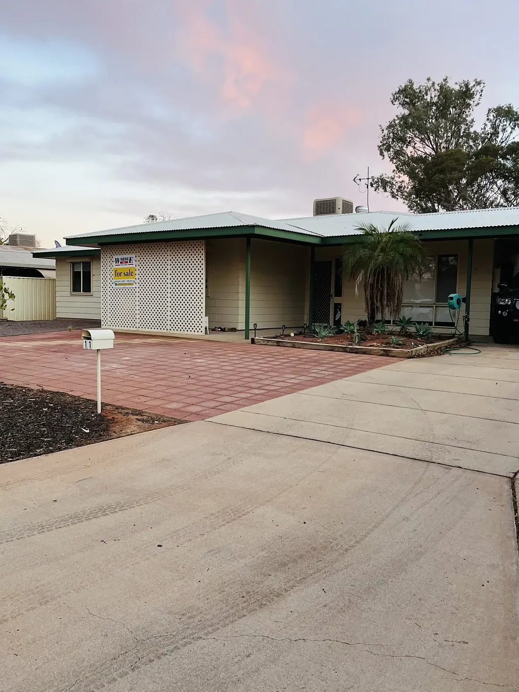 11 Hermit St, Roxby Downs, SA 5725