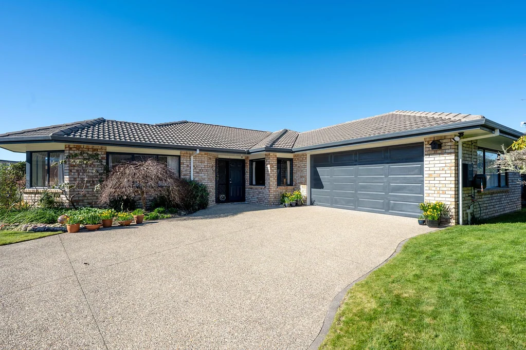 Pukehangi 3房  English Elegance in a Quiet Enclave