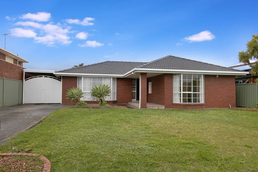Renovated Large Family Home with a Bungalow!