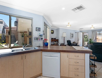 17/100 Great Northern Highway, Midland, Swan, 3 غرف, 2 حمامات, House
