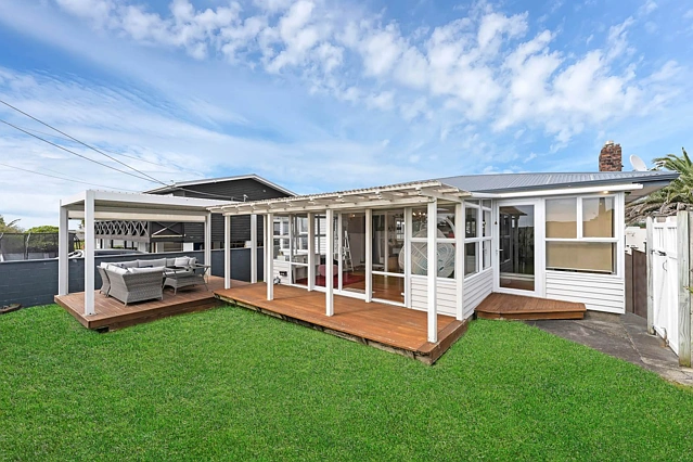 34 Sunrise Avenue, Mairangi Bay, North Shore City