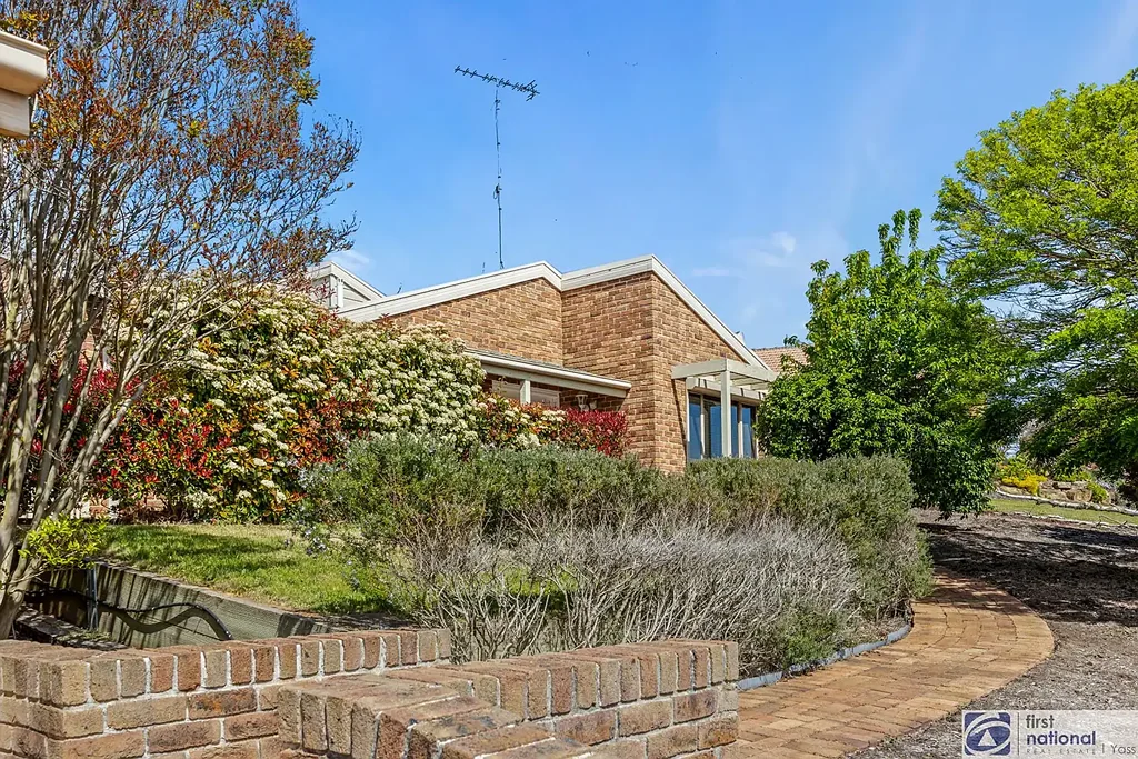 6 Merriman Drive, Yass, NSW 2582