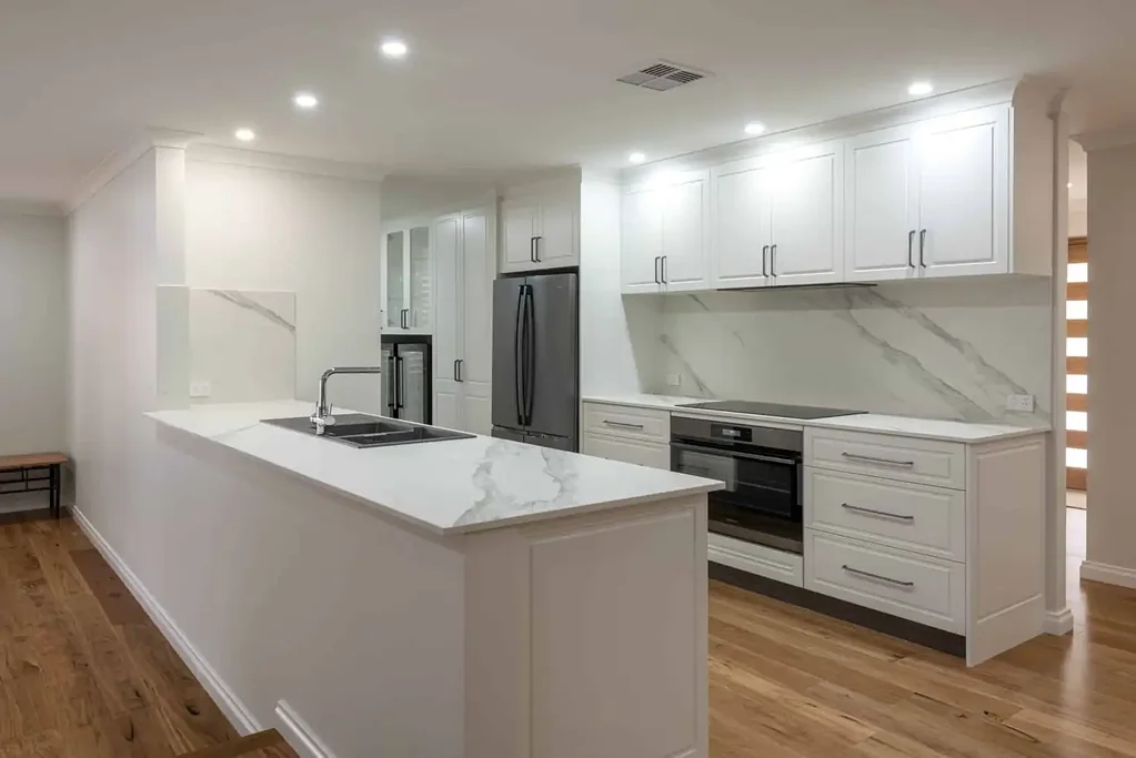 Box Hill 4 Bedroom Ready to move - Full Turnkey - Walk everywhere