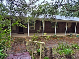325 Crumpton Drive, Blackbutt North