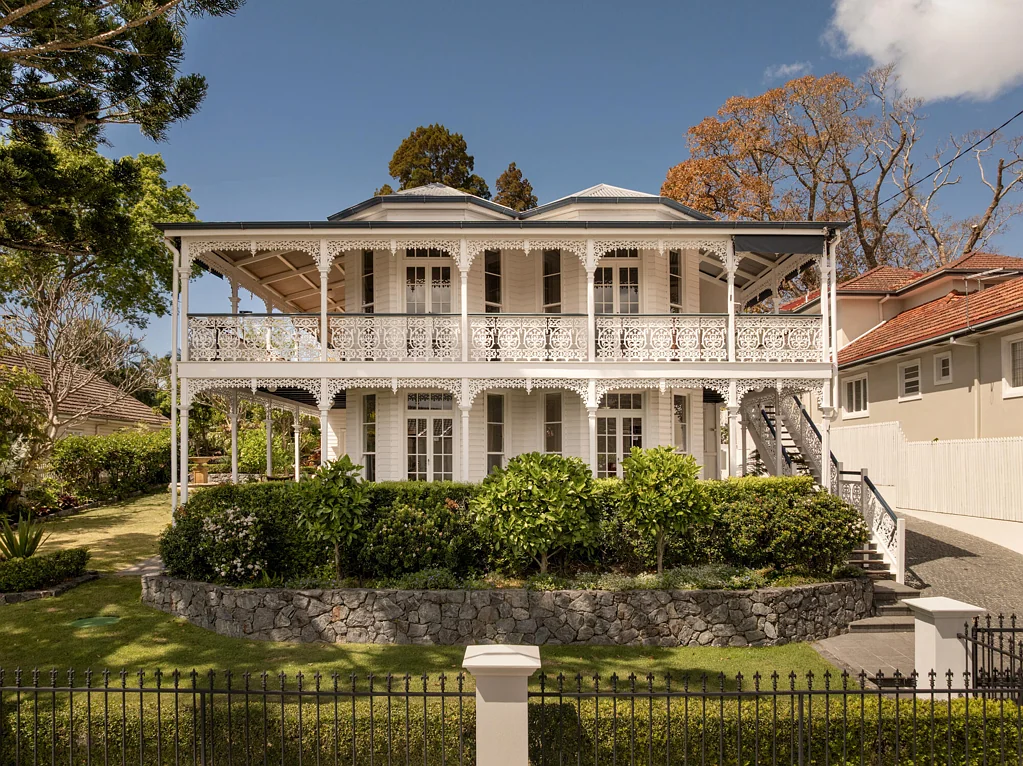 Hamilton 5બેડરૂમ A Timeless Hamilton Hill Estate to Treasure