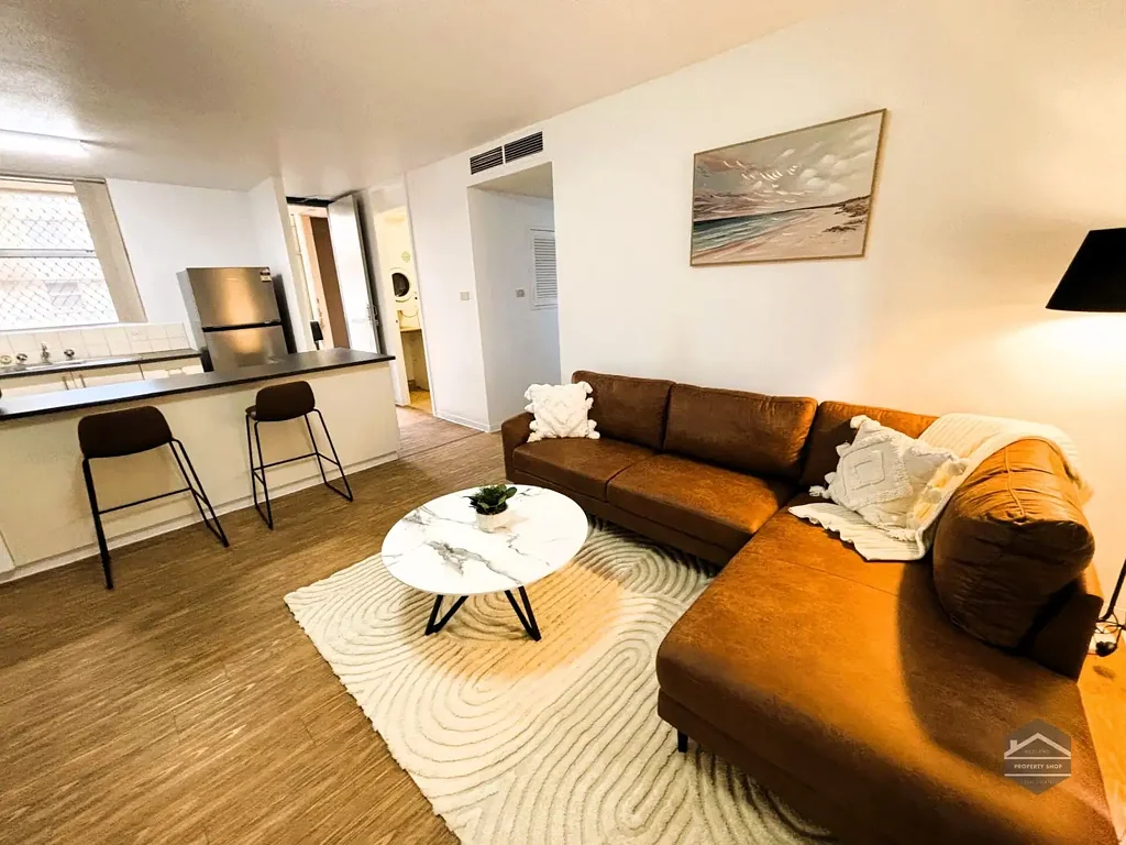 Furnished 2x1, Modern Unit!